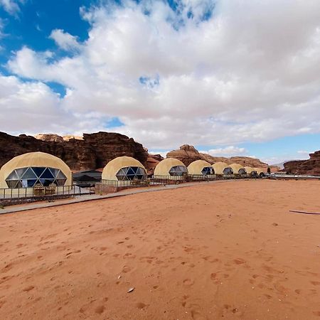 Wadi Rum Starlight Camp Otel Dış mekan fotoğraf