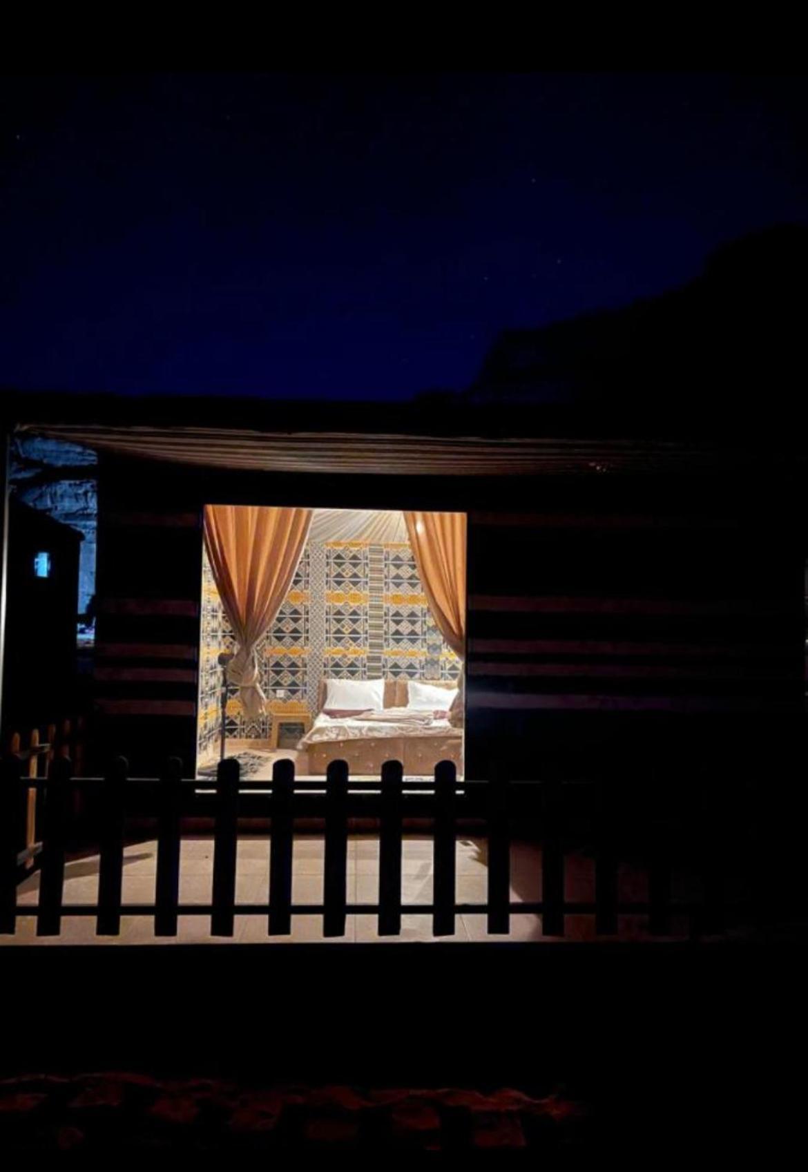 Wadi Rum Starlight Camp Otel Dış mekan fotoğraf