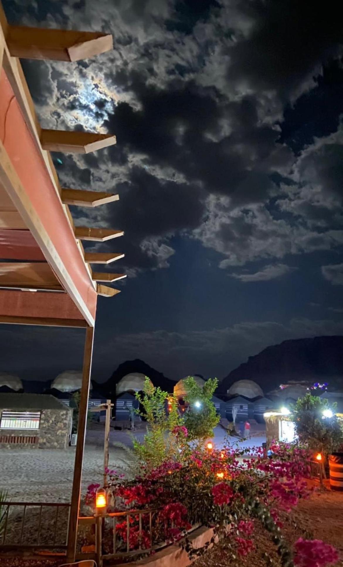 Wadi Rum Starlight Camp Otel Dış mekan fotoğraf