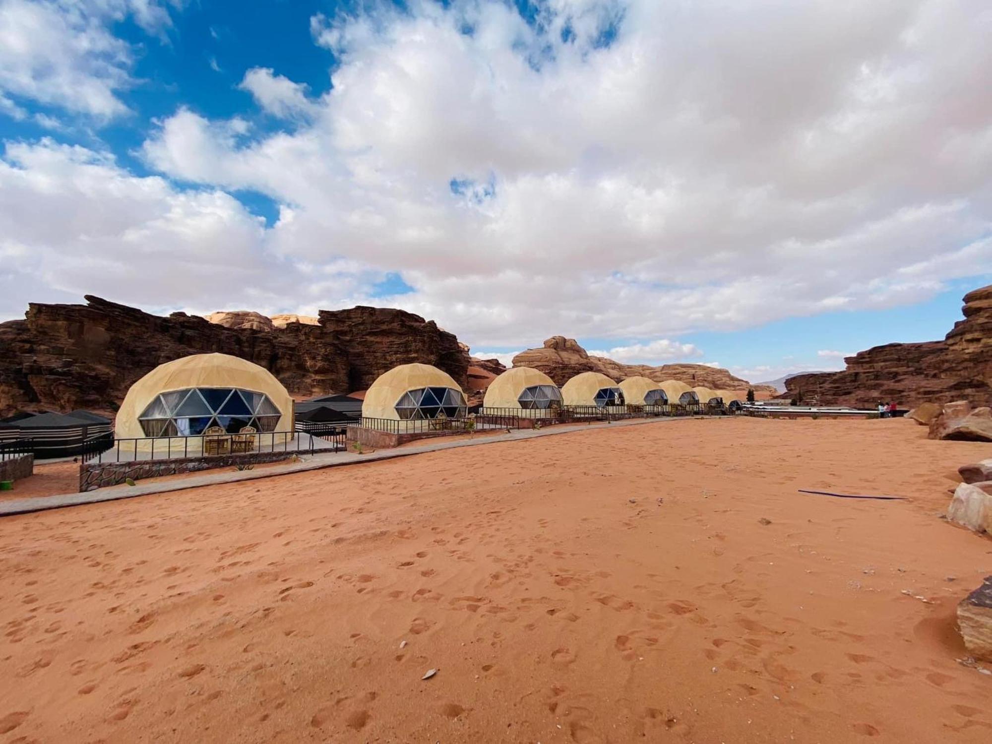 Wadi Rum Starlight Camp Otel Dış mekan fotoğraf